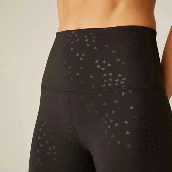 BEYOND YOGA FOIL HEART PRINT Leggings Sports Bra Matching Set size XS / S NEW - Picture 8 of 8